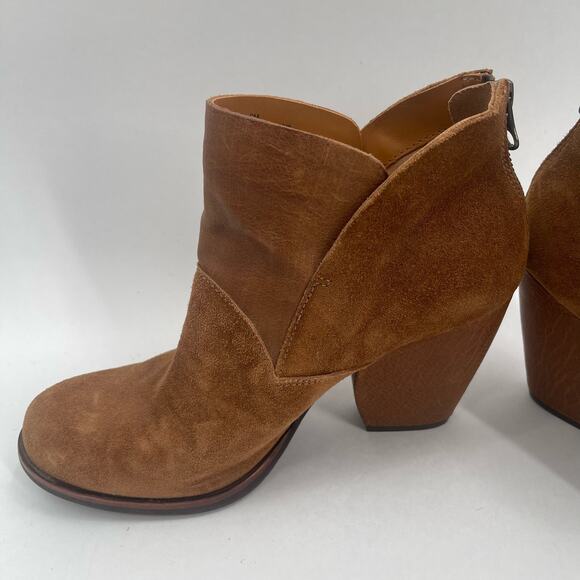 KORK-EASE Castaneda Boots Size 8 Booties Suede Rust Brown Zipper Winter Fall - Picture 7 of 14